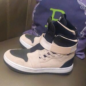 Kids High-Top Sneakers - Black and Tan